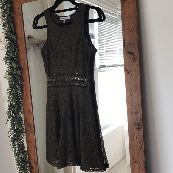 Francesca’s collections Green patterned dress - Picture 2 of 4